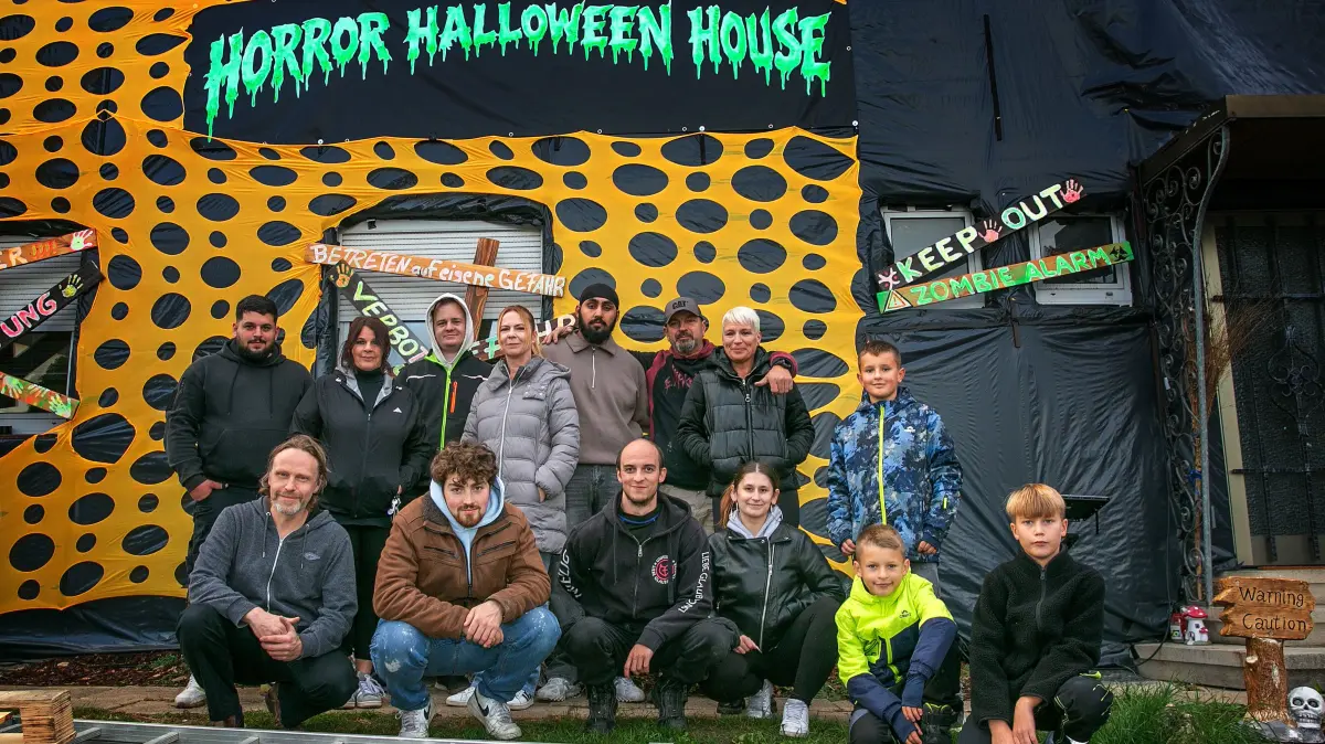 foto: Roberto Bulgrin
23. 10. 2026
In Unterensingen gibt es ein Halloween-Haus - rund 36 Leute, die inzwischen einen Verein gegruendet haben, basteln und werkeln wochenlang daran, dass das Haus zu Halloween richtig gruselig ist.