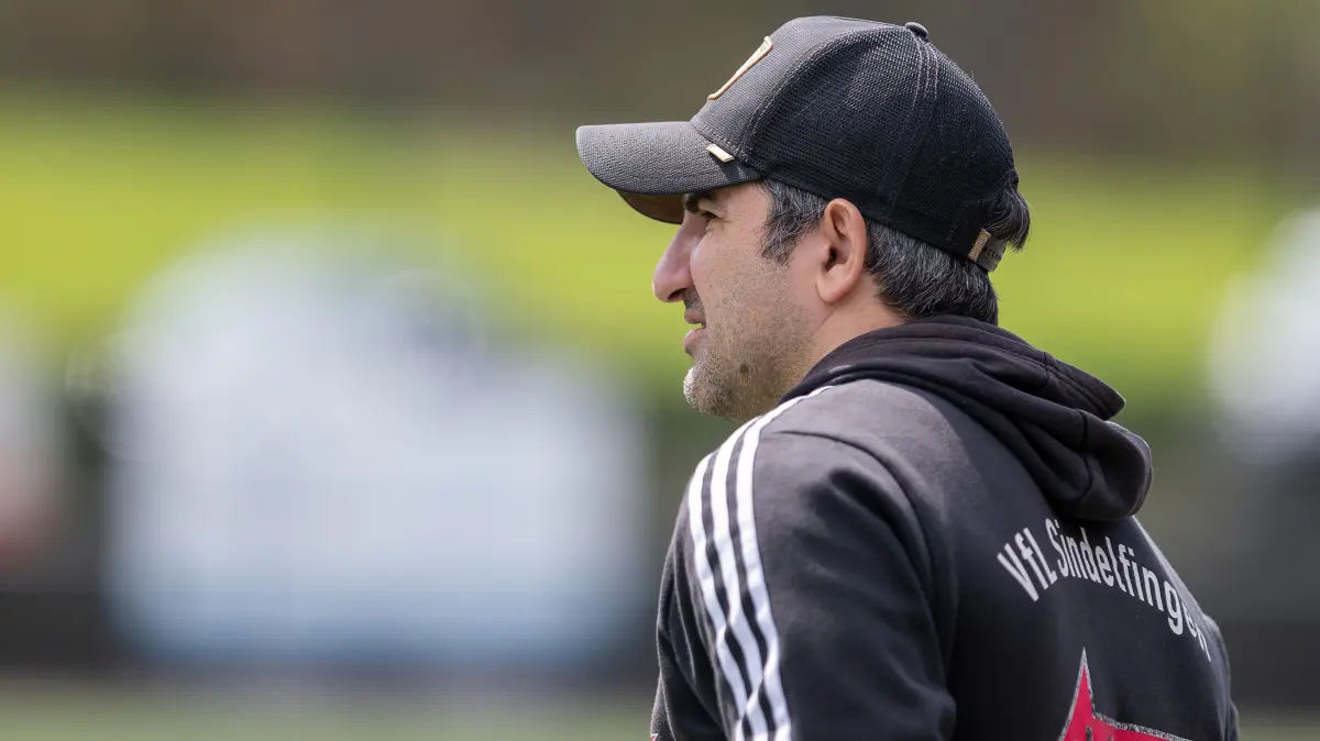 Antonios Anastasakis (Sindelfingen),
SV Nufringen vs. VFL Sindelfingen II, Fussball, Kreisliga A, 24. Spieltag, Spielzeit 2022/2023, 29.04.2023,
Eibner-Pressefoto/Sascha Walther