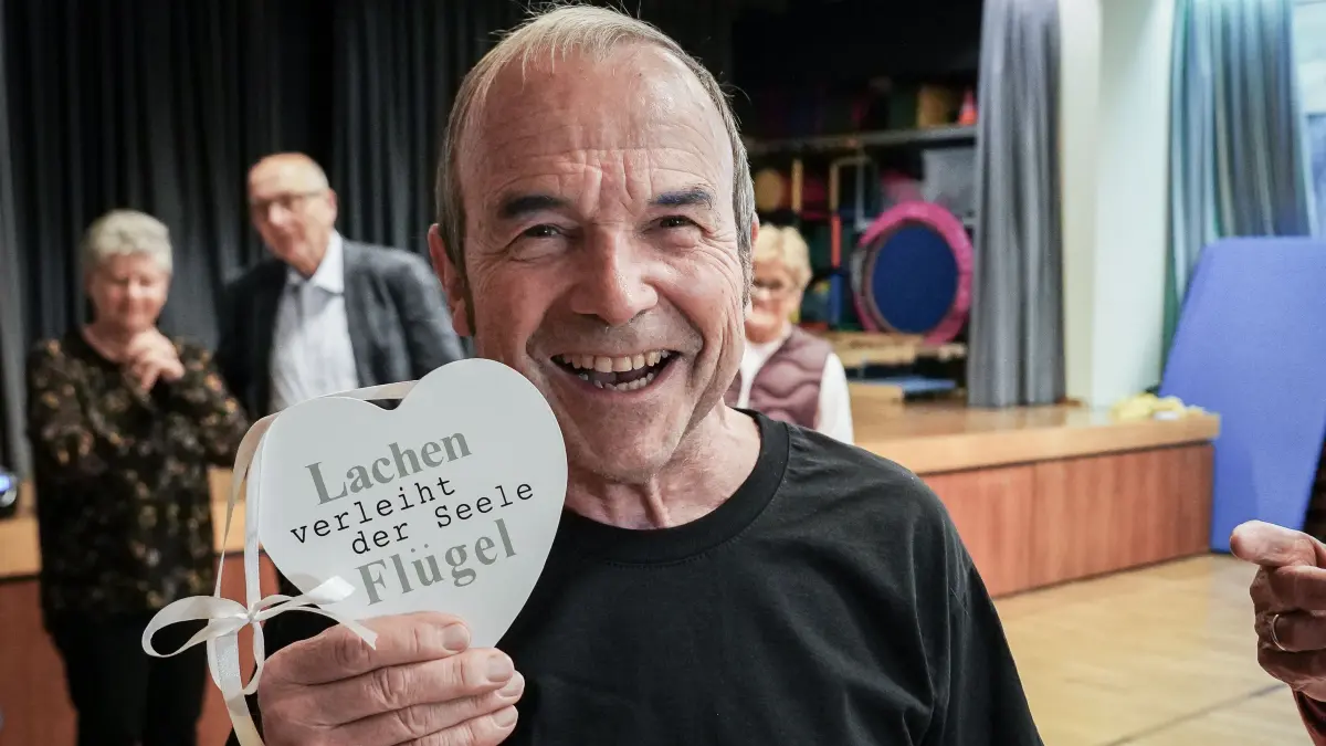 25 Jahre Lachyoga mi Hans-Martin Bauer, Sozialpädagoge, HumorCoach und Lachyogarainer : 25 Jahre Lachyoga mi Hans-Martin Bauer, Sozialpädagoge, HumorCoach und Lachyogarainer