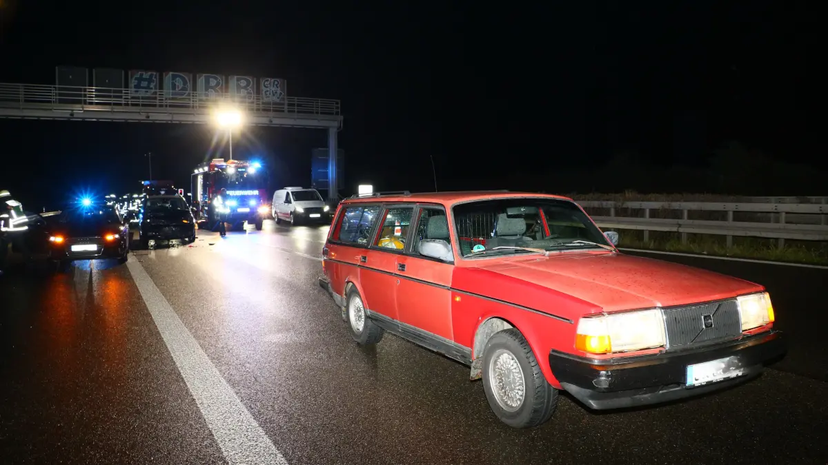 Der Verkehr wurde an der Unfallstelle vorbeigeleitet.