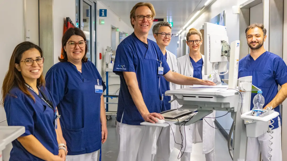 Das Team der Klinik für Neurologie unter Leitung von Prof. Dr. Förch (Bildmitte) verfügt übergroße Erfahrung bei der Behandlung neurologischer Erkrankungen.