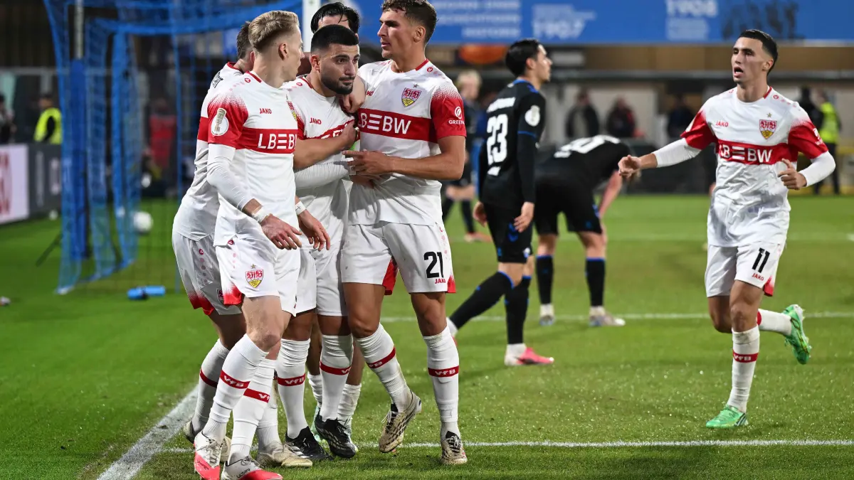 Paderborn, Home Deluxe Arena, 28.10.26, GER, Herren, DFB-Pokal, 2.Runde, Saison 2026-2027: SC Paderborn - VfB Stuttgart Bild: Deniz UNDAV Stuttgart jubelt nach seinem Tor zum 0:1 Only for editorial use DFB regulations prohibit any use of photographs as image sequences and/or quasi-video. Nordrhein-Westfalen Deutschland *** Paderborn, Home Deluxe Arena, October 28, 2026, GER, Men s, DFB Cup, 2nd Round, 20262027 Season, SC Paderborn vs. VfB Stuttgart. Photo by Deniz UNDAV: Stuttgart celebrates after scoring the 01 goal. For editorial use only. DFB regulations prohibit any use of photographs as image sequences and/or quasi-video. North Rhine-Westphalia, Germany