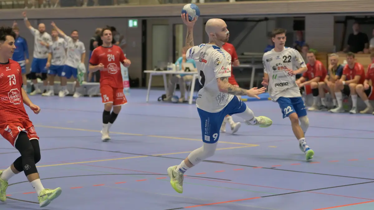 Goalgetter der BöSis: In der vergangenen Saison traf Marian Heinkele (am Ball) 104-mal ins Schwarze.