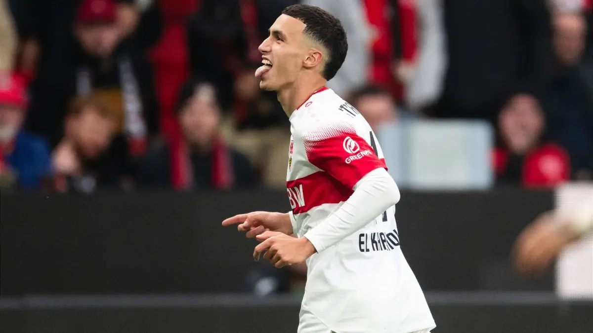 Bayer Leverkusen - VfB Stuttgart: 31.10.2026, Nordrhein-Westfalen, Leverkusen: Fußball, Männer: Bundesliga, Bayer Leverkusen - VfB Stuttgart, 8. Spieltag, BayArena. Bilal El Khannouss (VfB Stuttgart) jubelt nach seinem Treffer zum 3:1. Foto: Marius Becker/dpa +++ dpa-Bildfunk +++